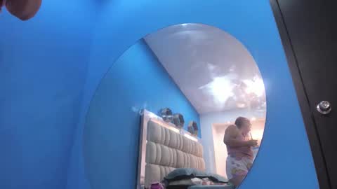 Snapshot of melany_love0 chatting on 04-10-26, 12:43 Melany online show from 04-10-26, 12:43