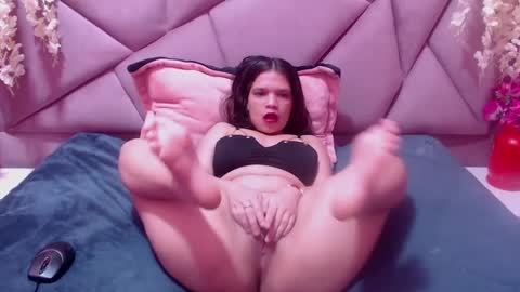 Snapshot of melanycarter18 chatting on 12-14-24, 08:08 MelanyCarter18 online show from 12-14-24, 08:08