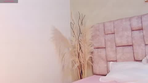 Melany online show from 05-01-26, 01:05