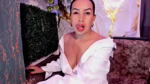 Snapshot of meleekxxx chatting on 06-20-26, 08:11 MeleekXXX online show from 06-20-26, 08:11