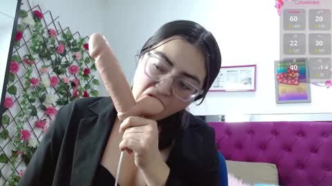 Snapshot of meli_taylorx chatting on 01-26-25, 01:20 Azul online show from 01-26-25, 01:20