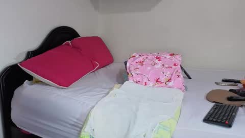 melihotxxx online show from 09-19-25, 12:02