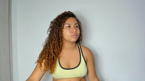 Snapshot of melinamartins chatting on 05-31-26, 09:27 M E L I N A online show from 05-31-26, 09:27