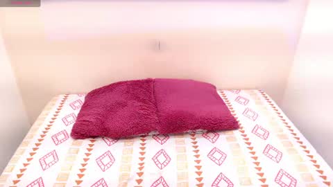 Snapshot of melisa_torrez chatting on 06-11-26, 11:52 melisa online show from 06-11-26, 11:52