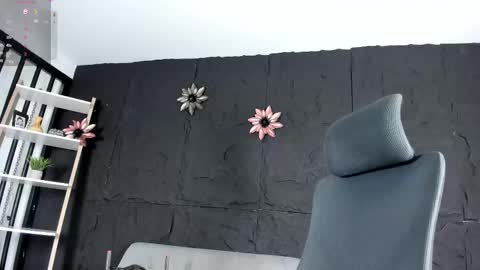 Melissa online show from 10-08-25, 03:20