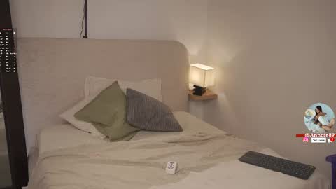 Snapshot of melisalopezz chatting on 07-16-26, 12:44 On vacation until Monday online show from 07-16-26, 12:44