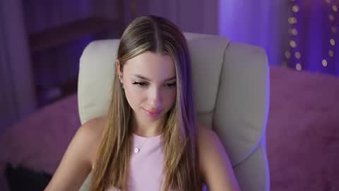 Snapshot of melisarosss chatting on 09-21-25, 06:37 Melisa Ross online show from 09-21-25, 06:37