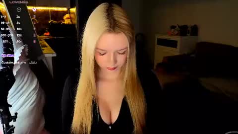 Mel or Lissa 3 Welcome here online show from 07-17-26, 07:19