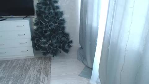 Melissa  Ray online show from 01-27-25, 06:41