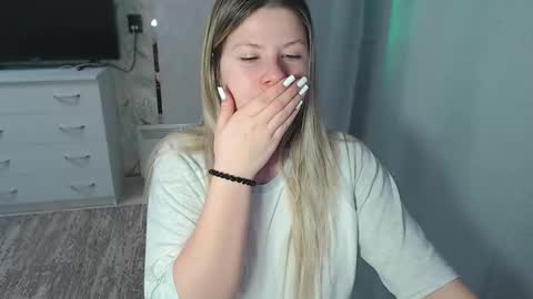 Melissa  Ray online show from 02-10-25, 02:08