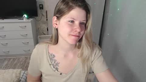 Melissa  Ray online show from 03-07-25, 05:17