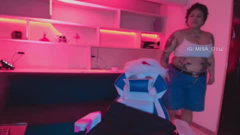 Lissa  online show from 10-28-25, 11:25