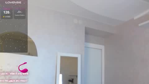 Hot Milf Melissa  ONLINE  Mon  Tue  Wed  Fr  Sun  - 9pm - 6amUTC3 online show from 11-30-25, 03:27