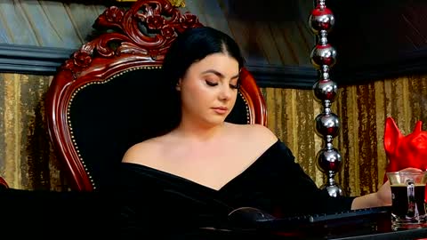 Snapshot of melissa_glow chatting on 01-24-25, 11:37 Melissa online show from 01-24-25, 11:37