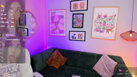 Snapshot of melissa_koster chatting on 12-29-24, 01:45 Melissa 3 online show from 12-29-24, 01:45