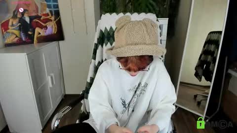 Melissa online show from 11-21-25, 04:05