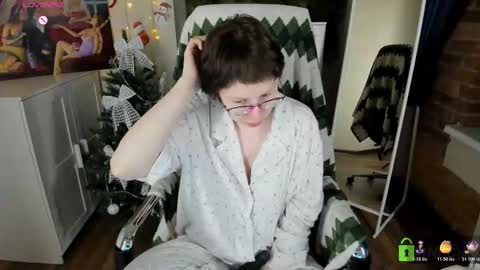 Melissa online show from 12-21-25, 04:03