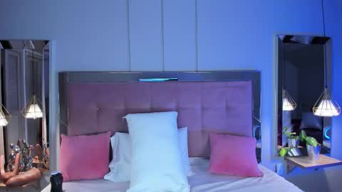 M E L I S S A  online show from 11-24-25, 12:05