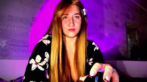 Snapshot of melissalii chatting on 10-25-25, 11:40 melissalii online show from 10-25-25, 11:40