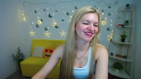 Snapshot of melissatylerbb chatting on 03-21-26, 08:30 Melissa online show from 03-21-26, 08:30