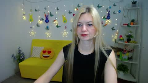 Snapshot of melissatylerbb chatting on 04-07-26, 11:32 Melissa online show from 04-07-26, 11:32