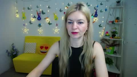 Snapshot of melissatylerbb chatting on 04-12-26, 05:12 Melissa online show from 04-12-26, 05:12