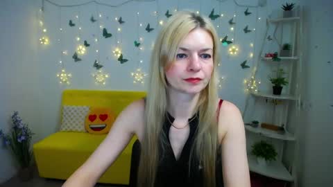 Snapshot of melissatylerbb chatting on 04-14-26, 11:05 Melissa online show from 04-14-26, 11:05
