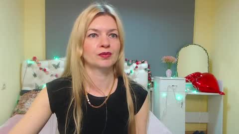 Snapshot of melissatylerbb chatting on 04-18-26, 06:17 Melissa online show from 04-18-26, 06:17