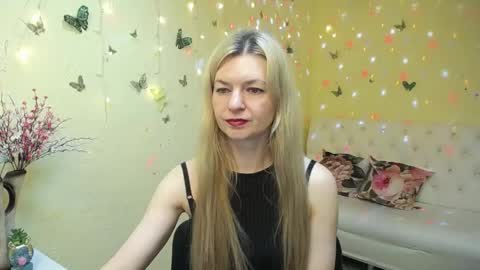 Snapshot of melissatylerbb chatting on 04-25-26, 06:27 Melissa online show from 04-25-26, 06:27