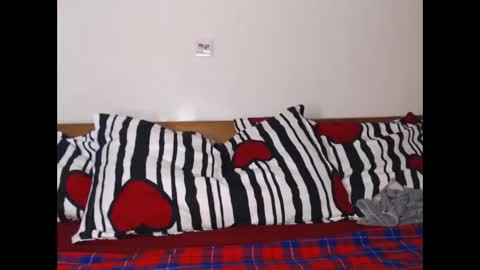 Snapshot of mellanin_pretty_ chatting on 01-12-25, 04:52 . online show from 01-12-25, 04:52