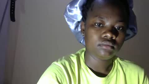 Snapshot of mellcy chatting on 01-15-25, 03:33 mell online show from 01-15-25, 03:33