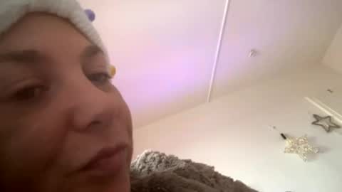 Melli online show from 01-11-25, 01:01