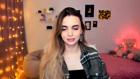 Tessa online show from 12-17-24, 08:32