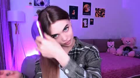 Tessa online show from 03-09-25, 07:37