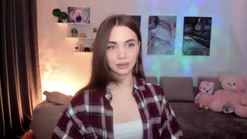 Tessa online show from 04-16-26, 04:57