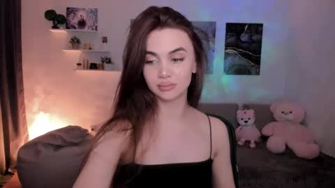 Snapshot of mellifluoustess chatting on 06-08-26, 09:59 Tessa online show from 06-08-26, 09:59