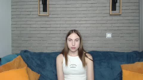 Snapshot of mellingi chatting on 09-29-25, 05:12 mellingi online show from 09-29-25, 05:12