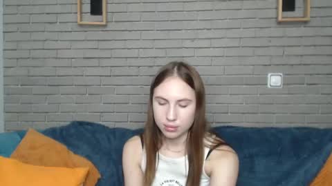 Snapshot of mellingi chatting on 10-03-25, 06:21 mellingi online show from 10-03-25, 06:21