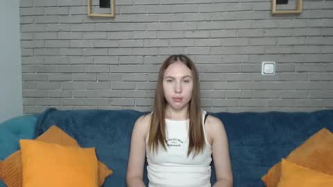 Snapshot of mellingi chatting on 10-09-25, 06:00 mellingi online show from 10-09-25, 06:00