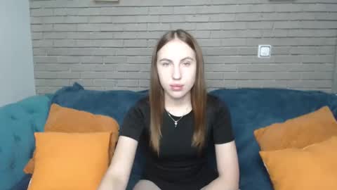Snapshot of mellingi chatting on 10-11-25, 04:55 mellingi online show from 10-11-25, 04:55