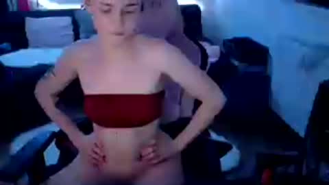 Snapshot of melly4you chatting on 06-27-26, 10:15 melly4you online show from 06-27-26, 10:15