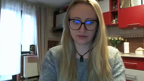 Melly online show from 03-03-26, 07:25