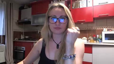 Melly online show from 03-29-26, 11:21