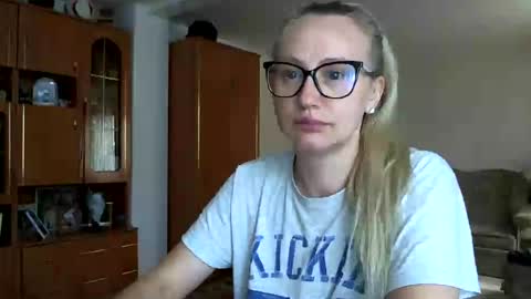 Melly online show from 06-29-26, 07:36