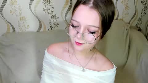 MelMooon online show from 12-19-25, 06:31