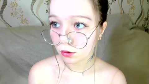 MelMooon online show from 01-05-26, 07:17