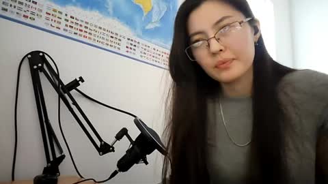 Snapshot of melodeehayden chatting on 04-24-26, 03:31 Nika online show from 04-24-26, 03:31