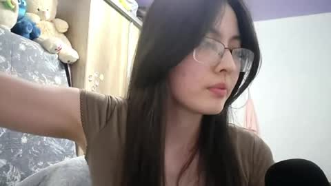 Snapshot of melodeehayden chatting on 05-05-26, 05:21 Nika online show from 05-05-26, 05:21