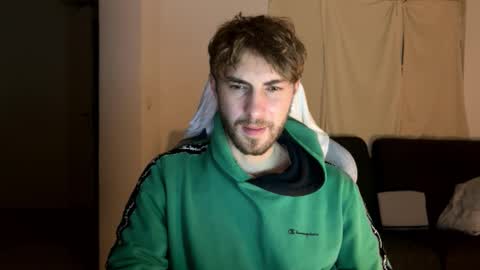 Snapshot of melodicass chatting on 12-23-24, 01:08 Melodicass online show from 12-23-24, 01:08