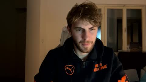 Snapshot of melodicass chatting on 12-23-24, 11:06 Melodicass online show from 12-23-24, 11:06